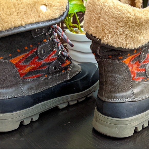 BARETRAPS Convertible Winter Boots: Aztec Yaeger - Picture 4 of 8